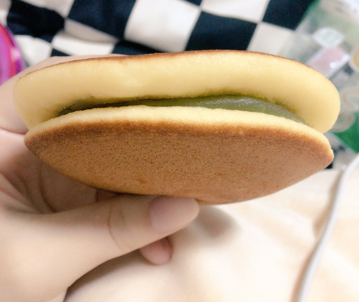 chi__bi's tweet photo. dinner

❁鶏の炭火焼
❁お寿司
❁ごぼう茶
❁どら焼き抹茶

✄------------------------------

炭火焼とどら焼きは貰い物(*´∀`)♪
美味しかった💓 https://t.co/hDfukpVMTd