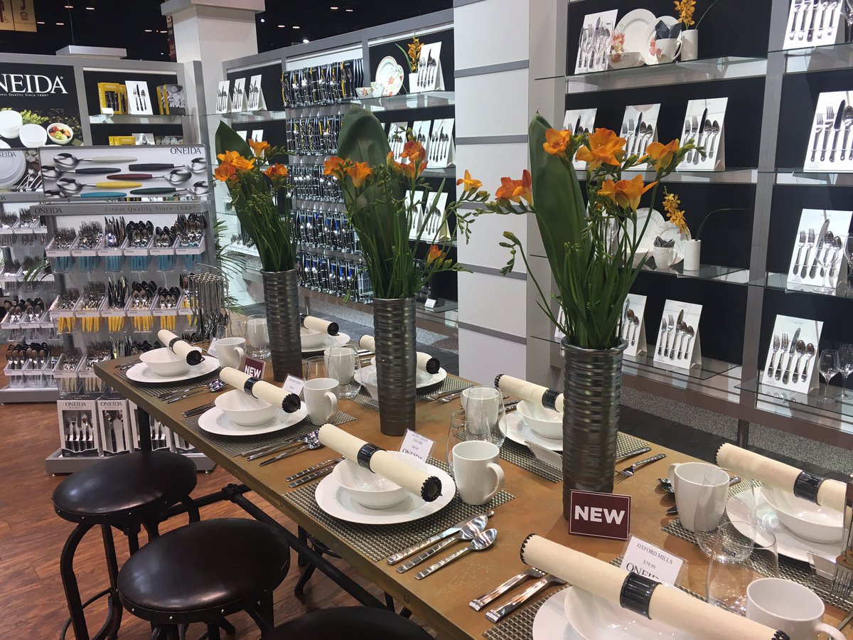 RobinsonHome's tweet photo. Come see urban chic inspired #AmericanLoft new flatware and dinnerware @RobinsonHome Booth S2643 #IHHS2017 https://t.co/5afpuROexE