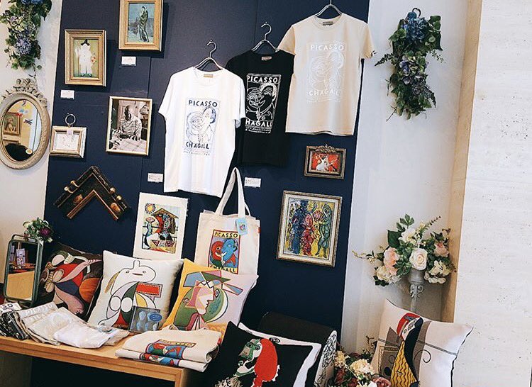SayoriWada's tweet photo. 3月18日からポーラ美術館で開催の 
「ポーラ美術館開館15周年記念展
ピカソとシャガール　愛と平和の
讃歌」オリジナルグッズのイラストを描かせていただきました。 https://t.co/6jttRn5GGA