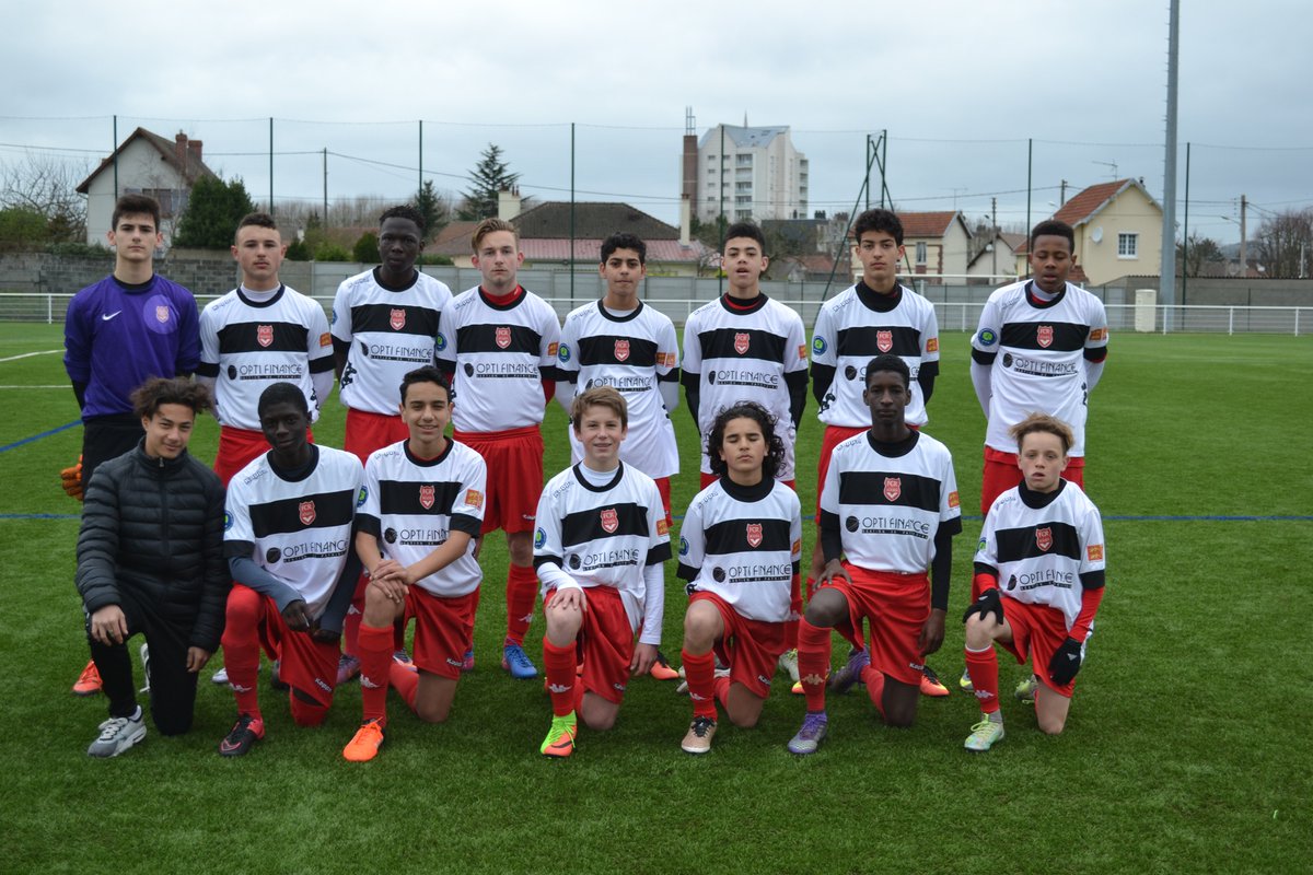 fcr1899's tweet photo. [#U15DH] Nos U15 s'imposent (4-0) sur leur terrain contre Eu en championnat U15 DH.
Buteurs > H.Far x3 &amp; Dossou https://t.co/Xd0S3JSpFE