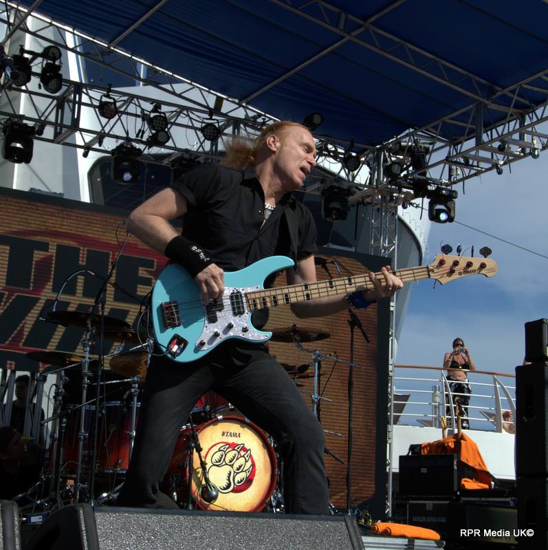 Happy birthday Billy Sheehan 