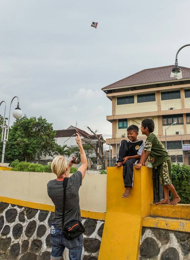 FindingBeyond's tweet image. Kite flying is serious business in Java. Darren nearly crashed one into the river 😂 #wonderfulIndonesia #visitjava #locallife