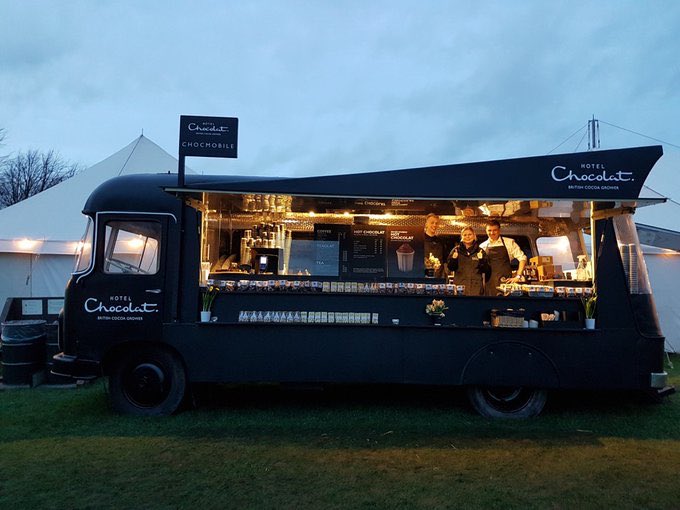 HotelChocolat's tweet image. Chocmobile &amp;amp; team enjoyed debut at Goodwood 75th Members Meeting @GoodwoodRRC - cocoa fuelled motor racing! #75mm