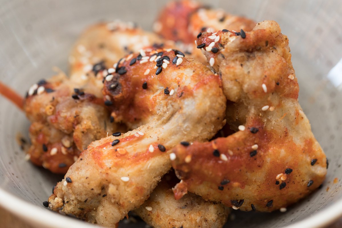 penandpencilnq's tweet image. Scientists have also discovered that you're 78% more likely to have a good day if you eat chicken wings.