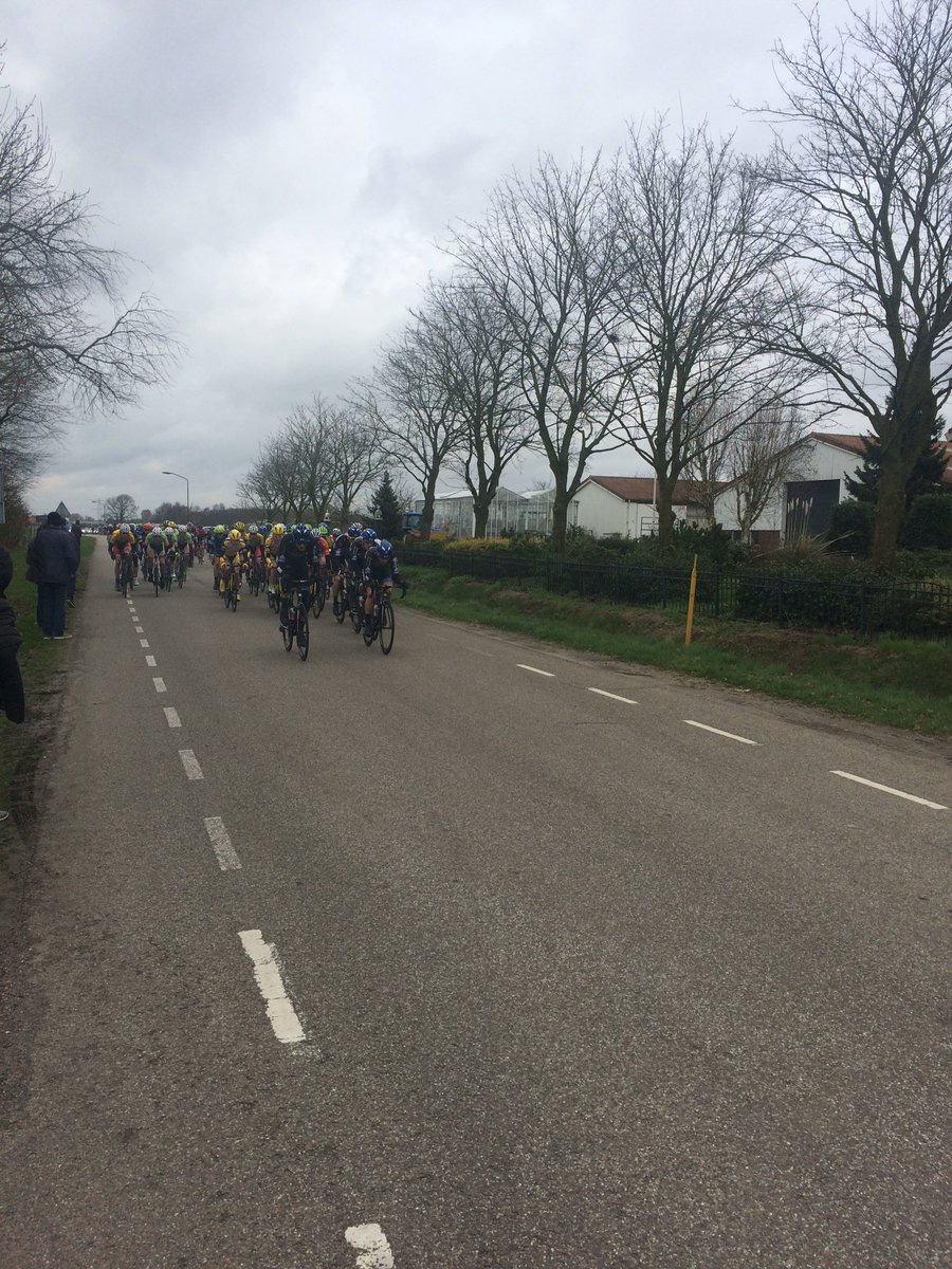 Het is vanaf km 1 al een gevecht met de wind. <a href="/HoutseLinies/">Omloop Houtse Linies</a>