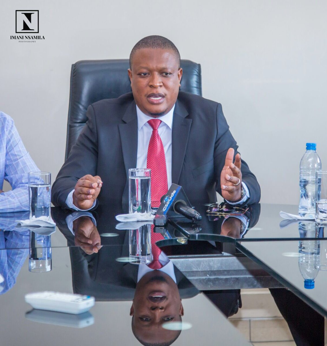 Nnauye_Nape's tweet photo. Kesho asub kama Waziri Mwenye dhamana na HABARI nitatembelea CloudsMedia kujua kilichotokea.Nawaomba sana wanahabari nchini KUTULIA kwasasa! https://t.co/g3FBjjXMQL