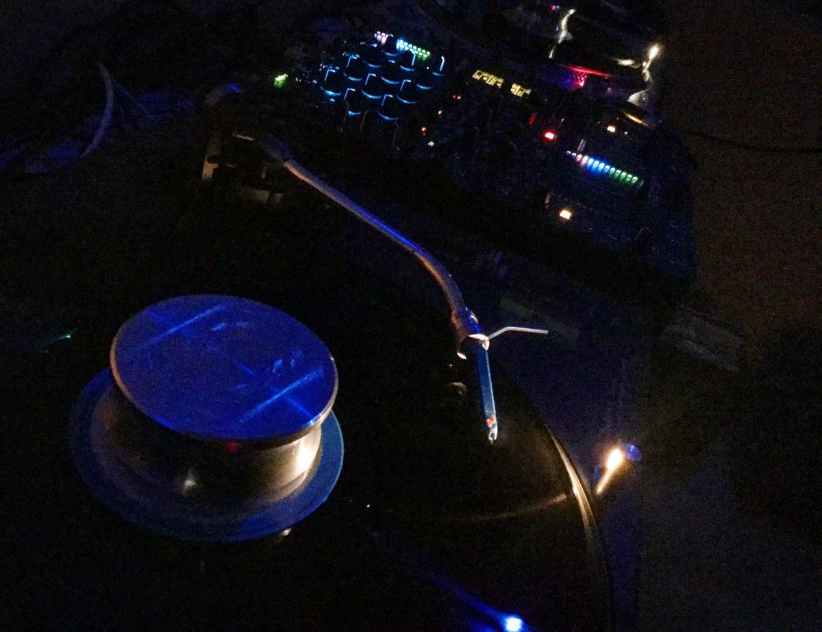 SMOOTHPERUGIA's tweet photo. #faustt #dj #myhouse #djset #live #fantasticvoyage #house #classics #disco #soul #funk #breakbeat #onlyvinyl #smooth #smoothlifestyle https://t.co/9B6fveeq2M