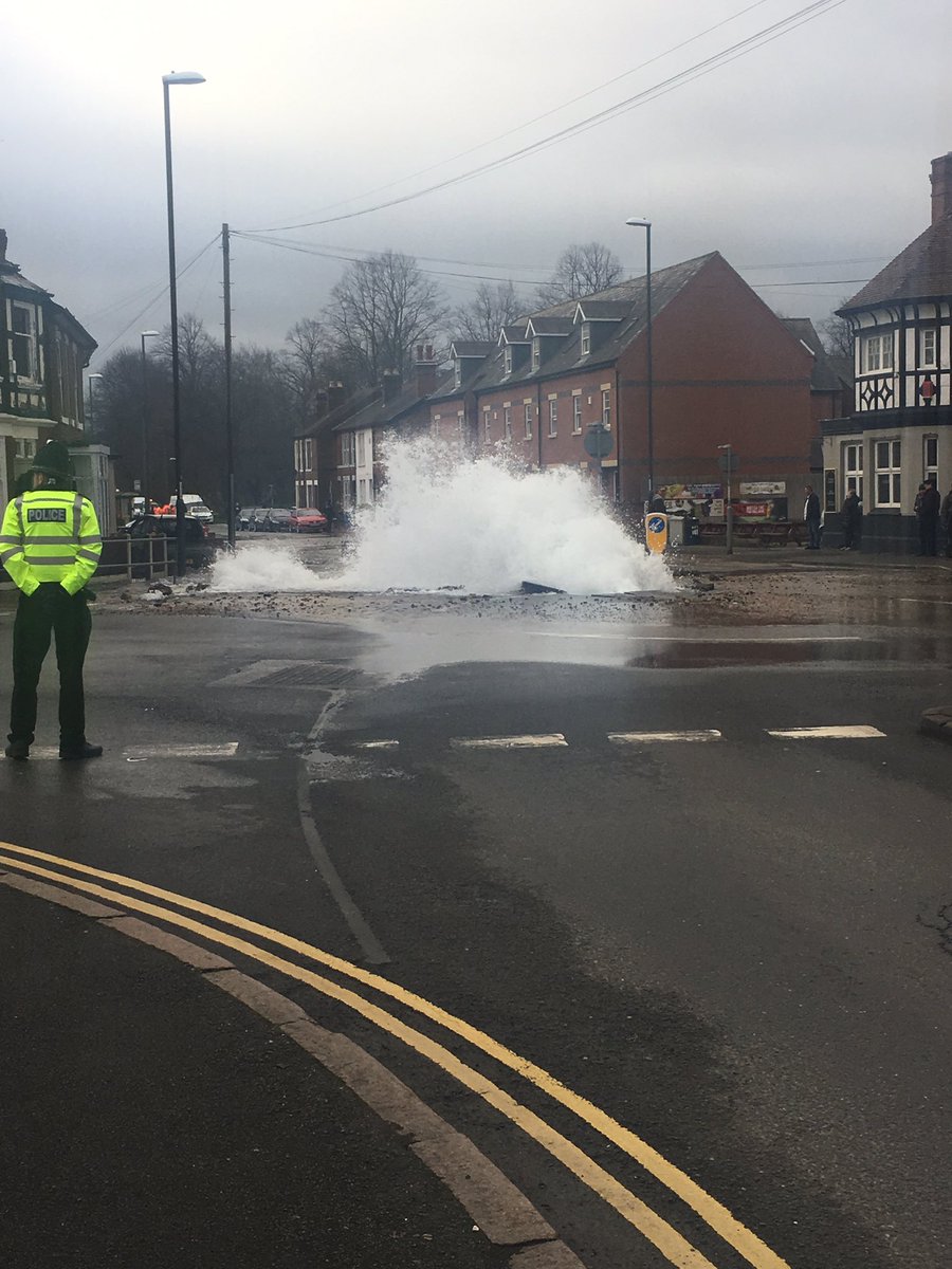 learnwithdmt's tweet image. Morning. If you have a lesson today Alfreton rd is closed. The police will let you walk by. By car go via breadsall island