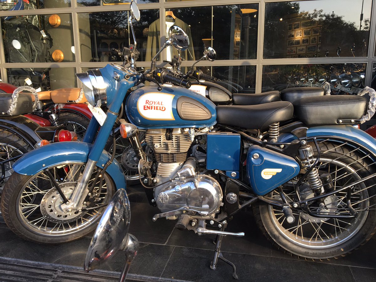 BirjePratham's tweet photo. New addition to the family coming soon... #royalenfield #classic350 #comingsoon #madelikegun https://t.co/uwDdzpCNTX
