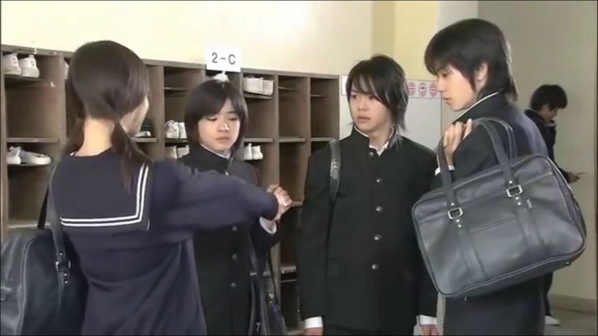 あ No Twitter やっぱ昔のドラマは学生大ちゃんが見れて最高だぁぁぁ 同じ学校行ってたらこんな大ちゃんが毎日見れるのかよ くそ楽しいじゃねぇか てか大ちゃん昔からモテる役多いよね Heysayjump 有岡大貴 知念侑李 中島裕翔 山田涼介 先生はエライっ