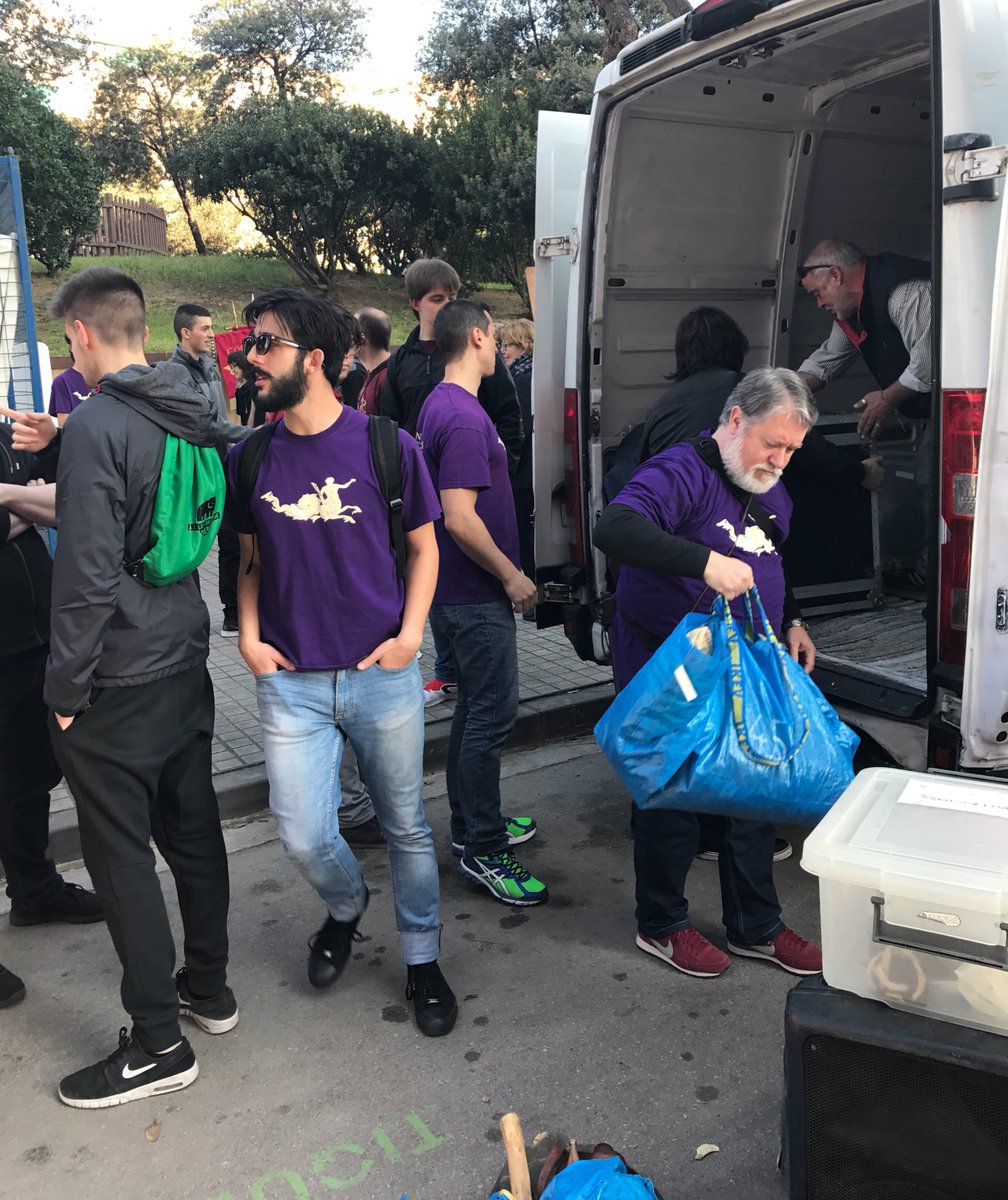 BarcinoOriens's tweet photo. Preparant-nos per la III Festa Romana
2n aniversari del Museu Romà @MuseuRomaPM #CanFerrerons #PremiàDeMar Vos expectamus!
Us esperem! https://t.co/xP0NQUWF7x