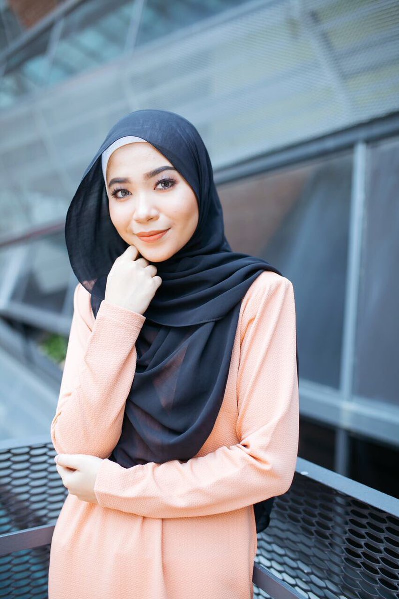 syxzwxnsxxdon's tweet photo. Did you fans of this girl? Feel bobs to meet them at only affordable price? Yes!#beautyobsess have it. follow @eventrixx #bobs17 #eventrix https://t.co/MazoafsYbG