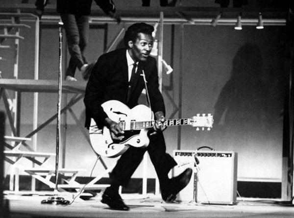 Día del Padre y tenemos que dar la triste noticia de que ha muerto CHUCK BERRY, padre del rock &amp; roll #ChuckBerry : mariskalrock.com/index.php/2017…