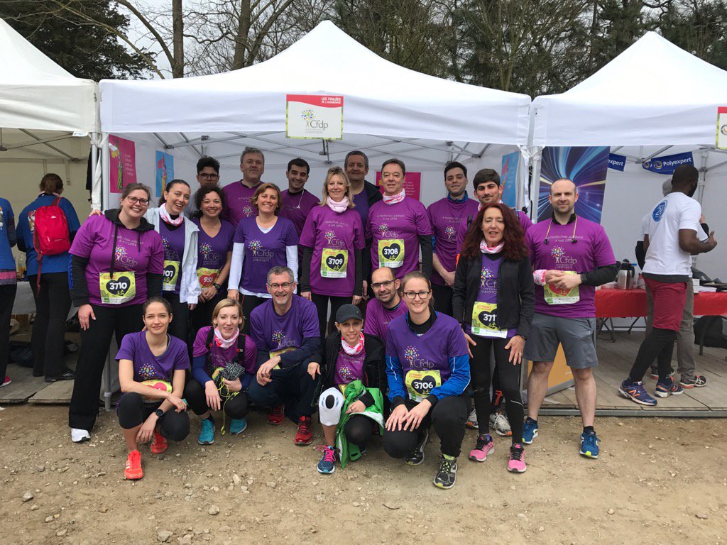 Cfdp_Assurances's tweet photo. La Team Cfdp au complet avant le départ de la course des Foulees de l'Assurance #LFA2017  à fond #🏃🏃 https://t.co/3CmARMGzSA