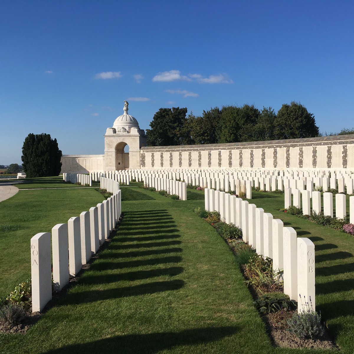 UKinBelgium's tweet photo. Find out more about the #Passchendaele100 commemorative events to be held 30 and 31 July: https://t.co/KcLLRMl5pp https://t.co/M6XAx2CL2l