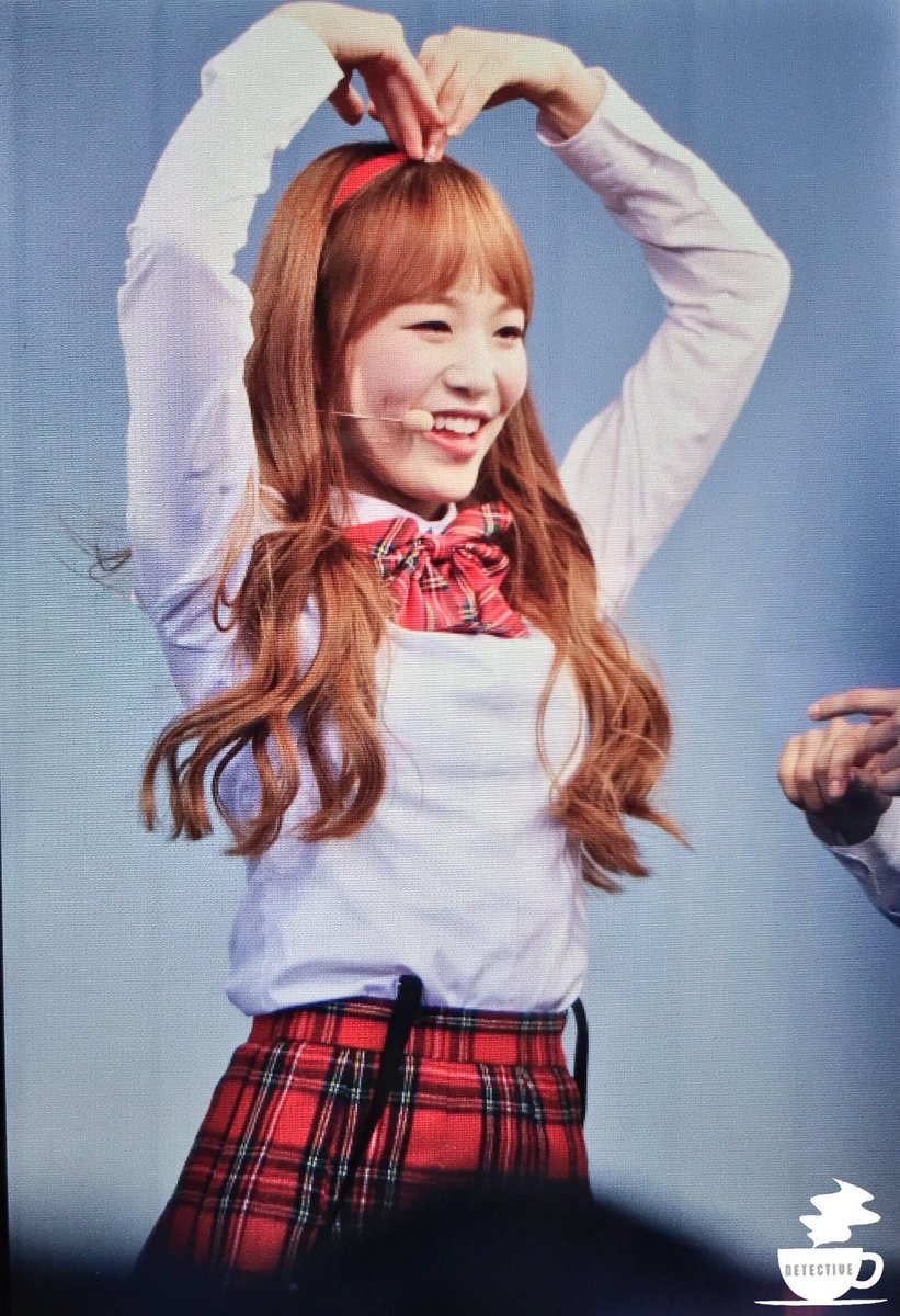 detective_agc's tweet photo. ▼170319 모리타운 게릴라라이브

너~~~무 귀여웠어💓💓💓💓💓💓

#APRIL #에이프릴 #예나 #채경 #레이첼
#M2 #Mnet https://t.co/3oNDISzKSh