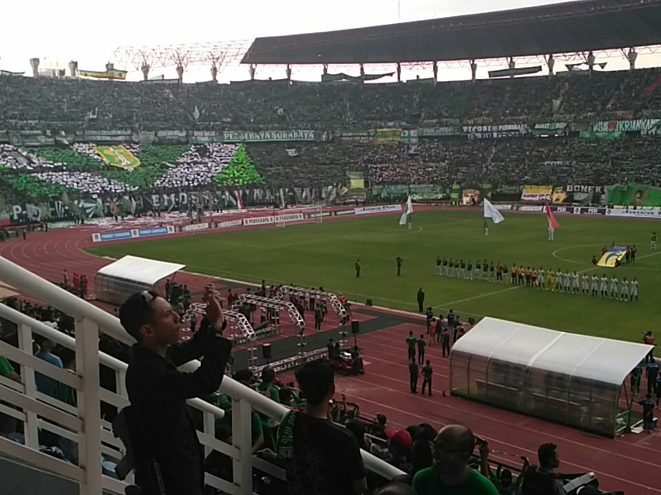 Bongtv_com's tweet photo. Persebaya: Home Coming. https://t.co/M2rLAcznNf