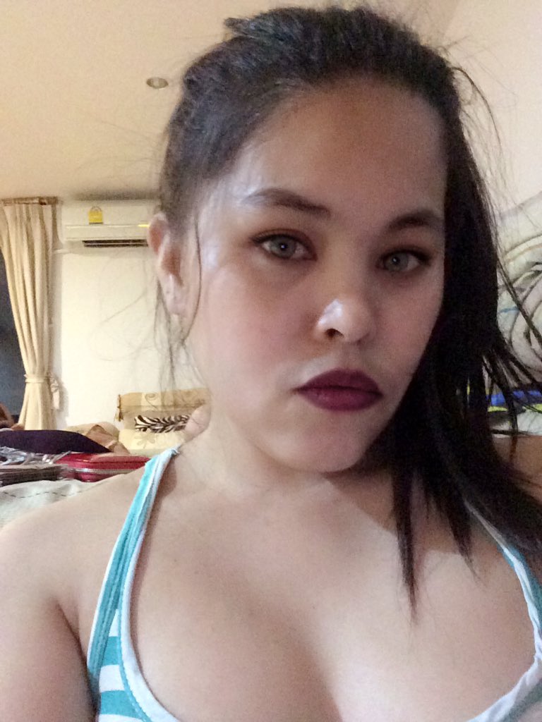 ApGub's tweet image. ลองแต่หน้าเน้นปาก, ตา สาย ฝ.  เข้ากับหน้ากรูไหมวะ 😜