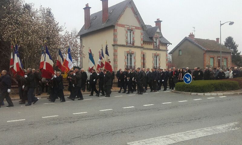 Prefet23's tweet photo. Le #Prefet23 à la #commémoration du #19mars en #mémoire des victimes de la guerre d'Algérie et des combats en Tunisie et au Maroc à Ajain https://t.co/V3yXHhxudG