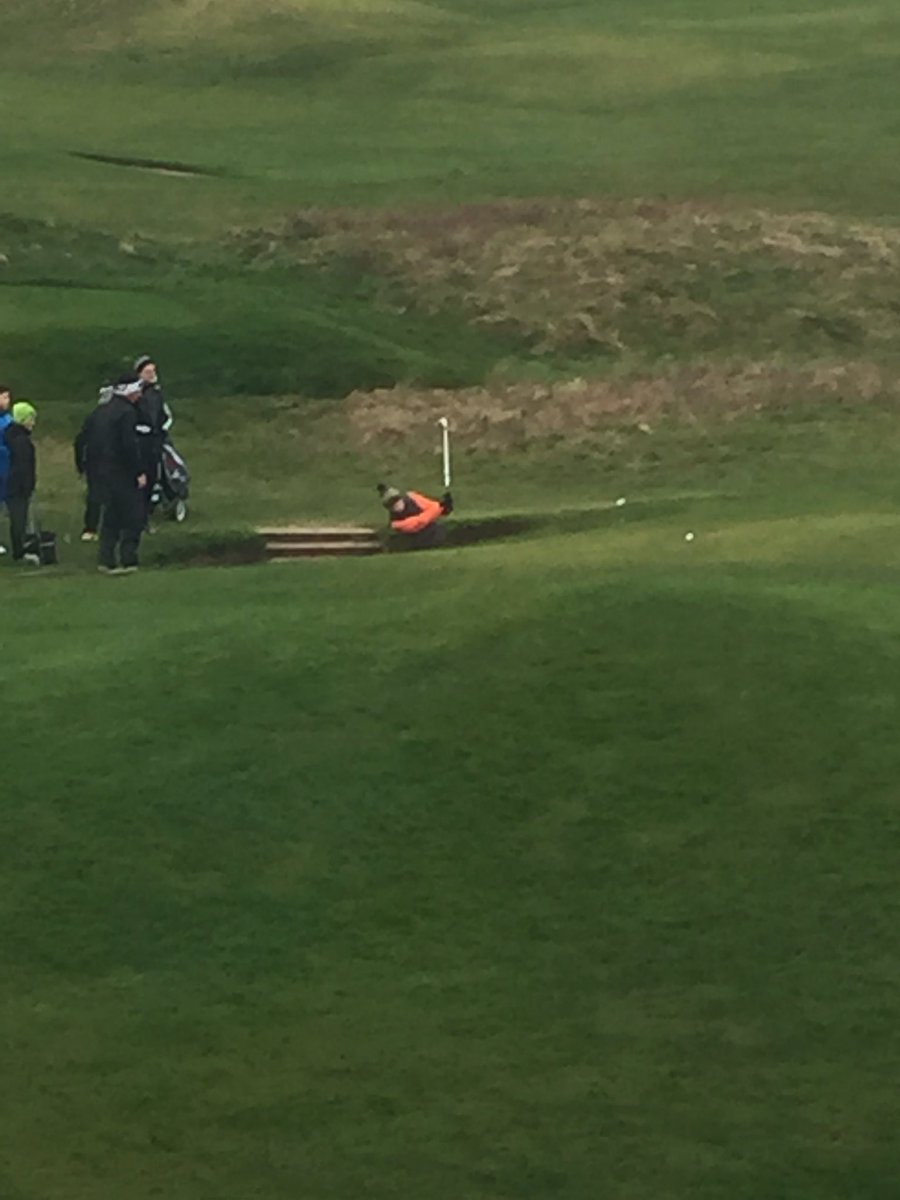 sarahwilliam111's tweet photo. Earlier lesson for Dylbob's this morning @stannesgreens bunker work @GaryNeilPotter ๐๐ปcoffee for me and @gaznsarah #Golf #Bunker #wellout https://t.co/4tXpJdDSOR