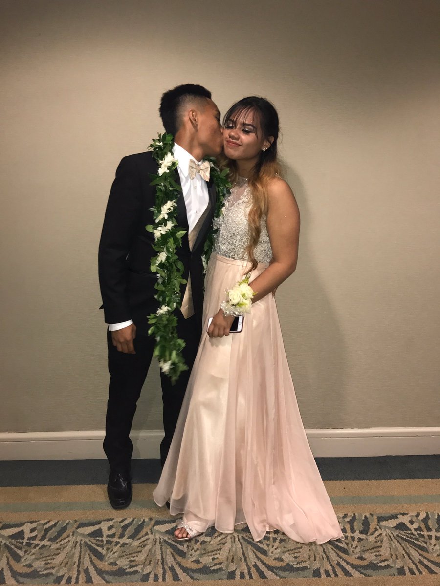 Reeeceey_'s tweet photo. thanks for being my prom date!!! you looked beautiful as always 😻 another memory in the books 💞✨ https://t.co/2nVgKU6nTM