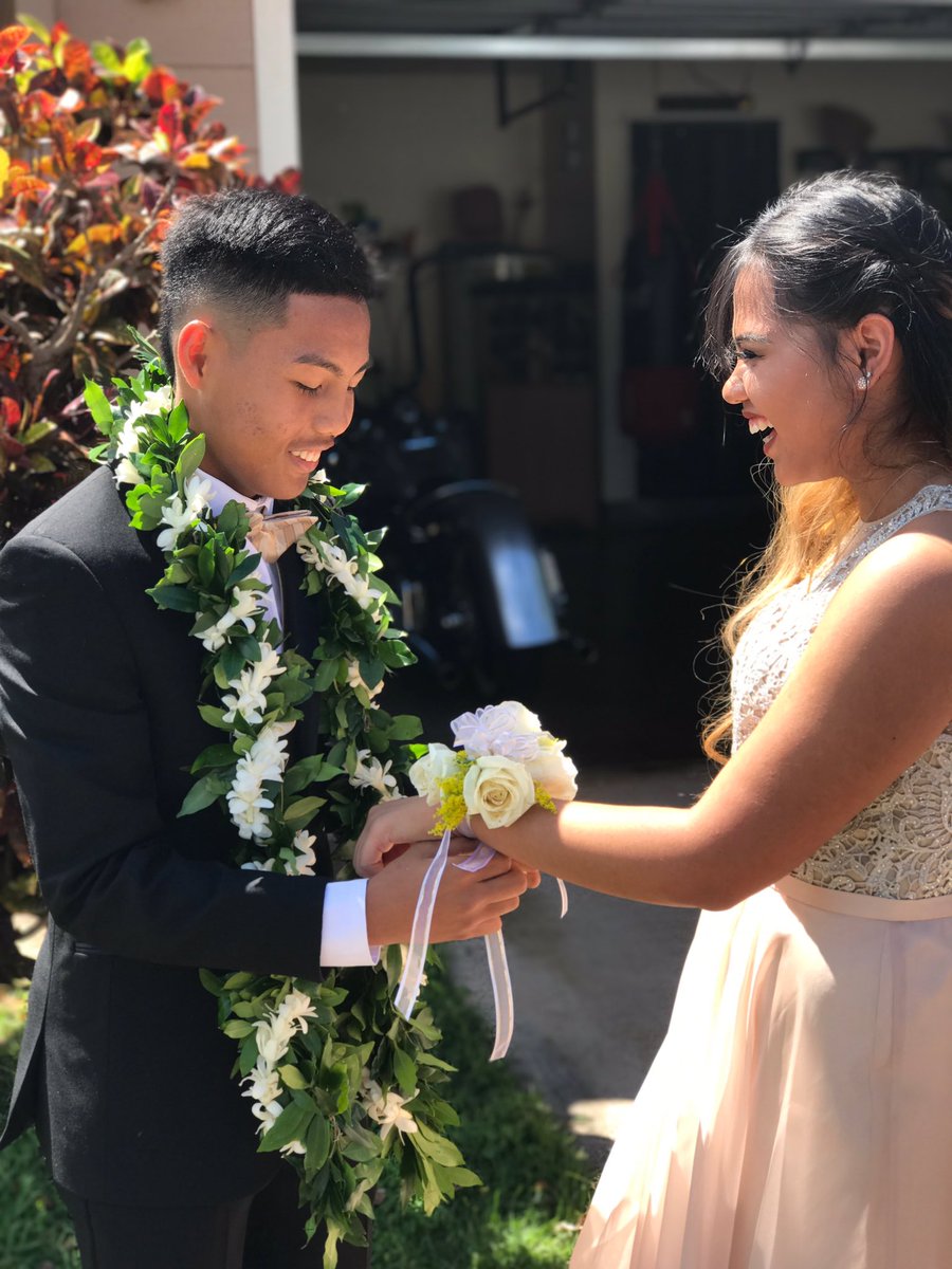 Reeeceey_'s tweet photo. thanks for being my prom date!!! you looked beautiful as always 😻 another memory in the books 💞✨ https://t.co/2nVgKU6nTM