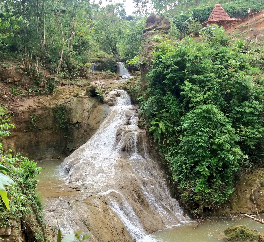 todanan's tweet photo. Sore2 main ke Air Terjun Pandan Koang ds.Dringo
Seger lurr @visitblora @HumasBlora @info_Blora #ExploreBlora #ExploreTodanan #VisitBlora https://t.co/yXLsCrG4pQ