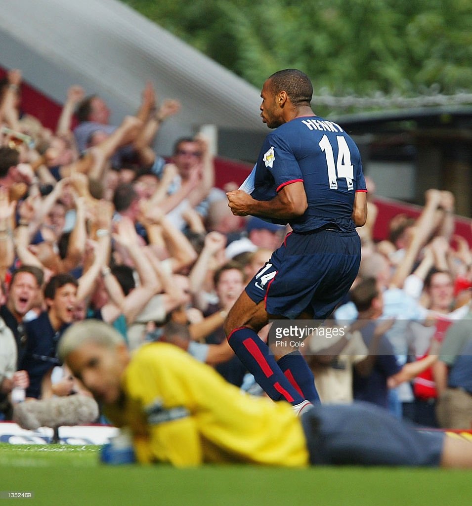 ThrowbackAFC's tweet photo. Thierry Henry on Arsenal players: "Is the Arsenal shirt too heavy for you? Stop hiding behind Arsene Wenger and be more than mediocre." https://t.co/bytFoXAcpM