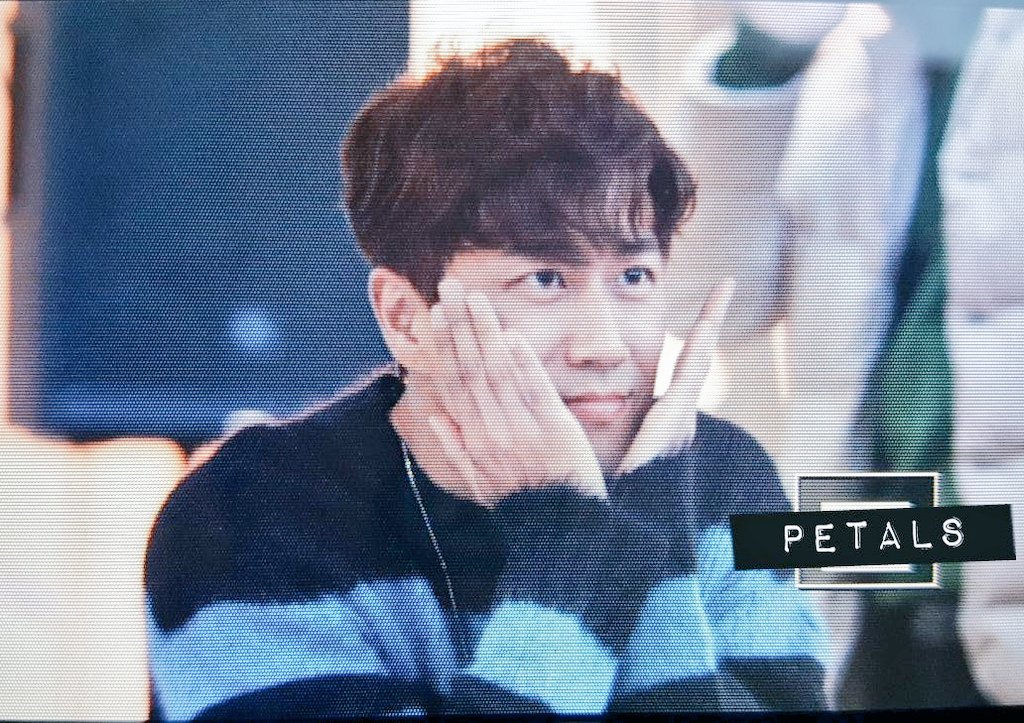 PETALS0415's tweet photo. 170319 동대문현대시티아울렛 1주년기념 싸인회 #젝스키스 #제이워크 #장수원 프리뷰

배꾸귀🐶
꽃받침🤗 https://t.co/dd1bYuIuqu