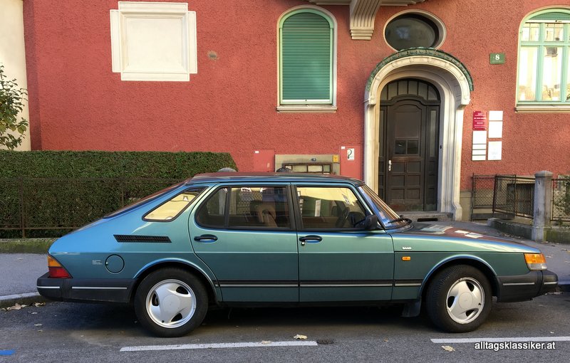 alltagsklassik's tweet photo. Straßenstrich: Saab 900 https://t.co/Uf3gN4qwC1 #alltagsklassker #strassenstrich https://t.co/PYOyEGo2WM