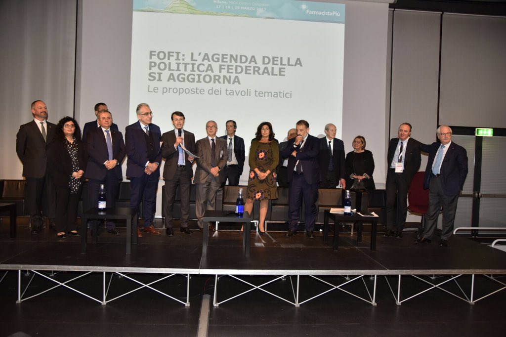 mandelli_andrea's tweet photo. Si conclude l'edizione 2017 di #farmacistapiu ci vediamo a Bari il 16-17-18 marzo 2018 https://t.co/leDvpv7cKD