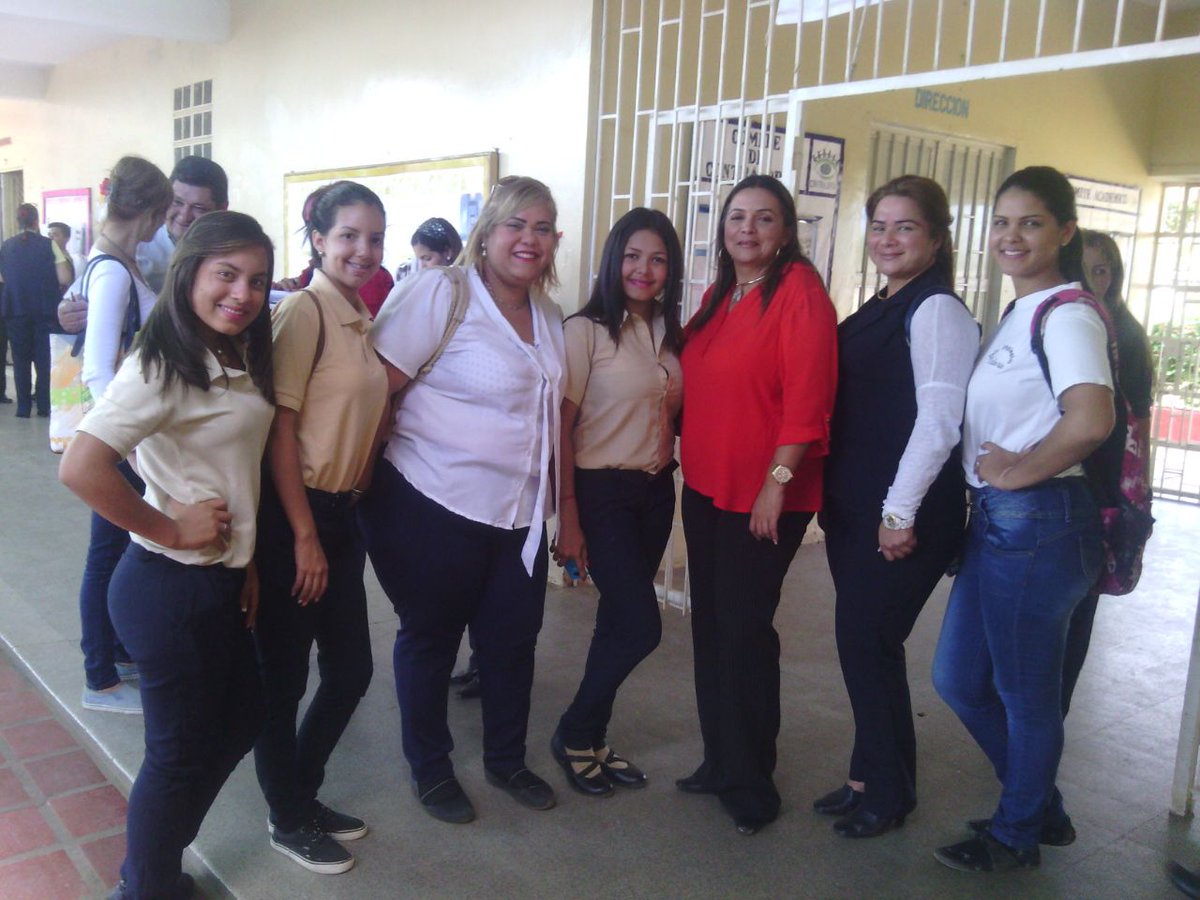 ChaconHeidy's tweet photo. @JauaMiranda @NicolasMaduro @PanchoArias2012 #Zulia # Santa Rita #GremioEducativoSantaRita  CongresoPedagogicoDelAmorejemplo y la curiosidad https://t.co/ClNTB7E8zA