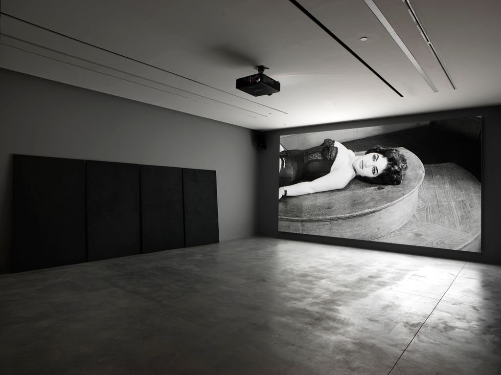 Zumtobel_Dubai's tweet photo. The Aishti Gallery, is hosting an inaugural exhibition curated by Massimiliano Gioni and titled “New Skin”. #aishti #art #slotlight #arcos https://t.co/LR0lGNqk4a