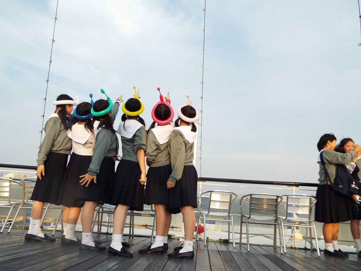 3月18日樟蔭中学校を卒業しました🌸
このグループができたのは中２の年明けくらいやったかな〜

この6人でお揃いのものいっぱい💭
思い出もいーーーっぱい💭

高校でも集まろうね！！
パリピの皆だいすき！！！！！

さんおーも最高でした。😭