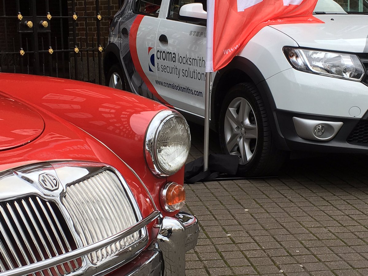 ddodgephotos's tweet photo. @Trinity_Winch @King_Alf @CromaLocksmiths Lots of nice MG's in Winchester today.
#cromasecurity #mg #winchester #davedodgephotography https://t.co/KFUZDHFxD5