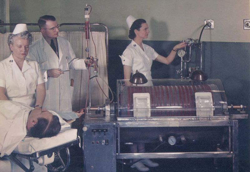 MEDrefer's tweet photo. Artificial kidney machine, circa 1950 https://t.co/5bfVuX4tAh