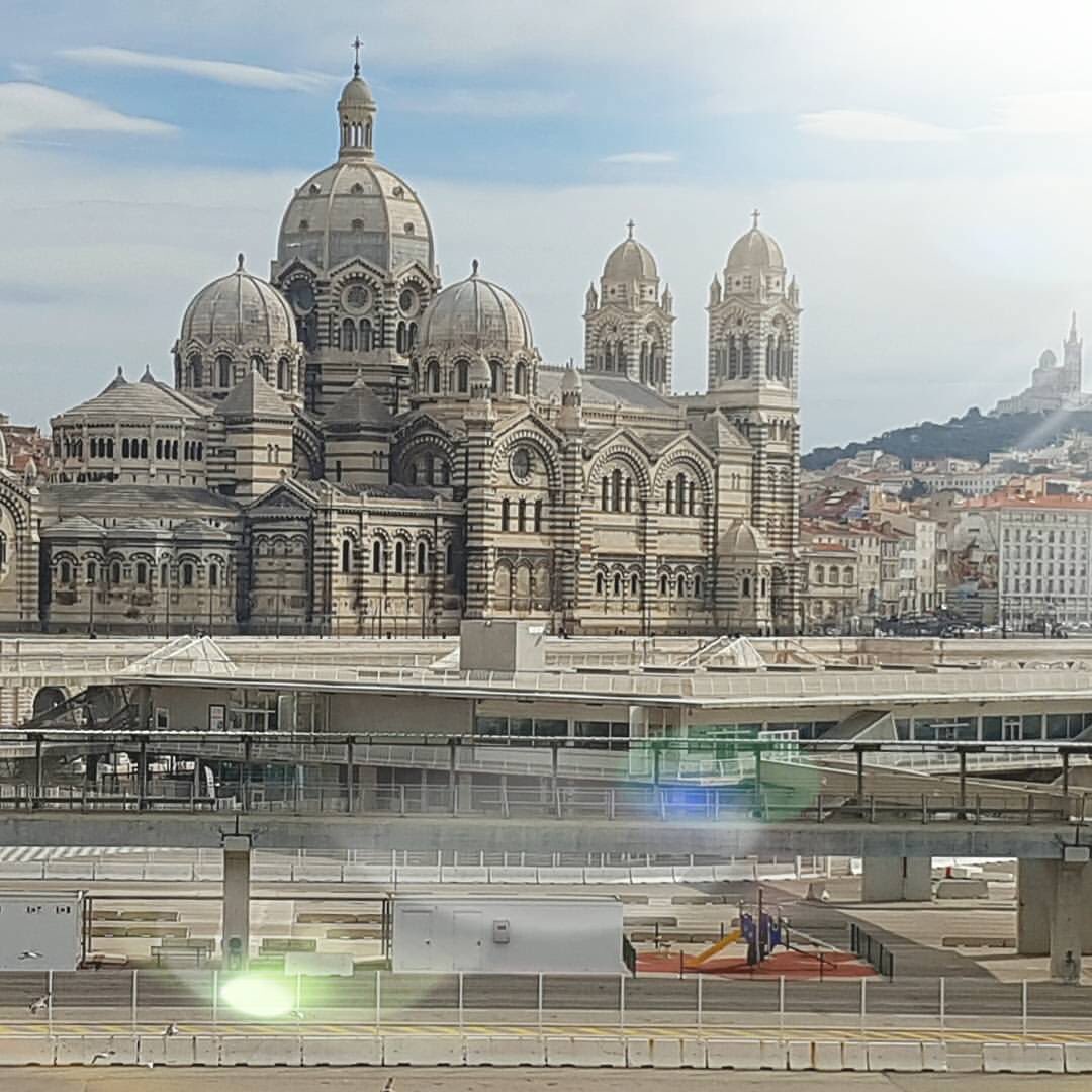bandadriatica's tweet photo. #Bandadriatica #travellers #babelmedmusic #babelmed2017 #marseille https://t.co/HJEmVjO8DM