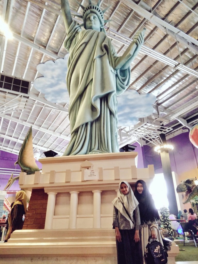 Aryanizafran's tweet photo. Tadi siang di #TransMartRungkut #TransStudioMini https://t.co/Lm02tzQzXQ