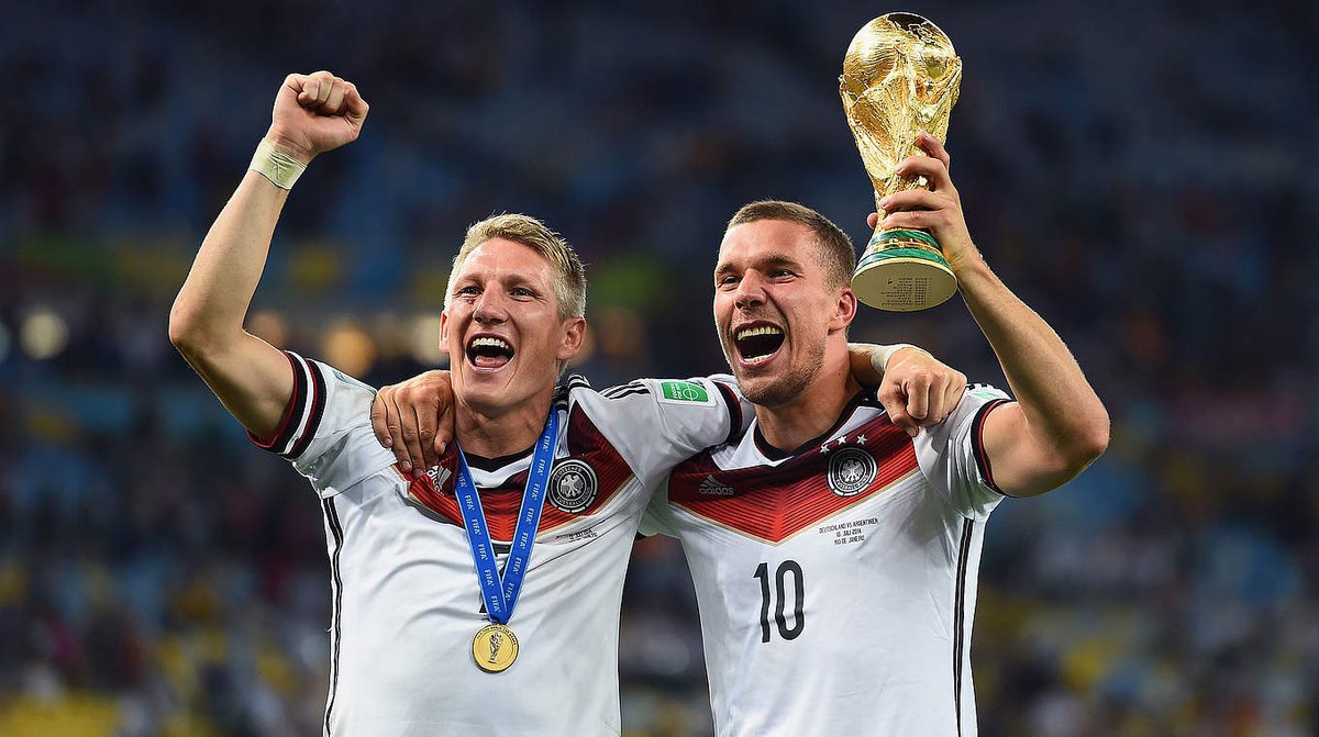 DFB_Team's tweet image. .@BSchweinsteiger schreibt @Podolski10: "Servus, mein Freund" 😍 Der Brief aus der @welt im Wortlaut: dfb.de/news/detail/sc… #DieMannschaft