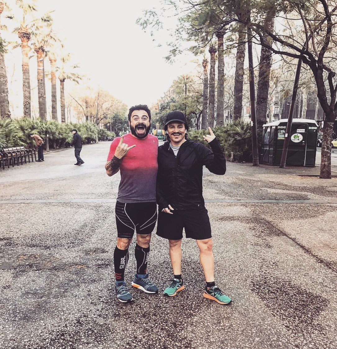 valentisanjuan's tweet photo. venga hagamos un trato: vamos a hacer ver que nadie ha notado que estoy metiendo tripa padentro y güevas pafuera 😂🤘🥜 https://t.co/OmOtiW8kqo https://t.co/EfASM90hLm