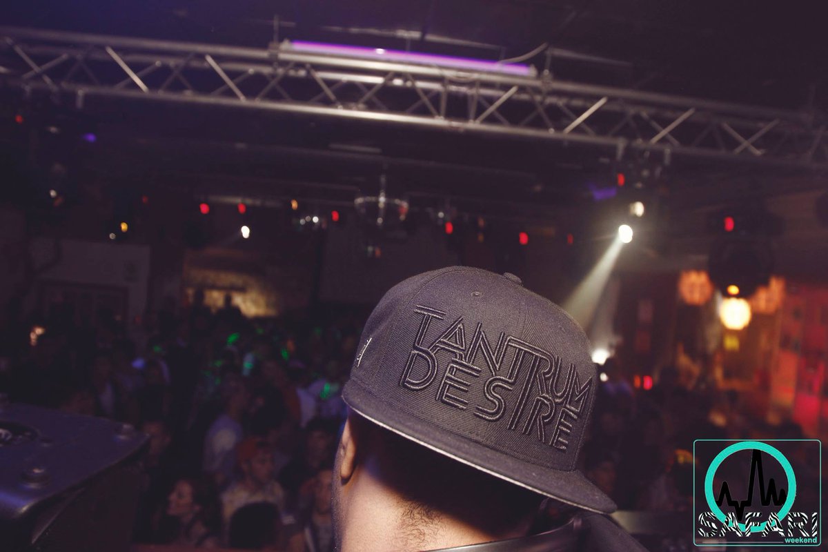 SafariWeekend's tweet photo. Un aรฑo del show de @TantrumDesireUK en #Huelva. Noche bestial para el recuerdo. Pronto volvemos con BENNY PAGE en #LiquidClub! #aniversario https://t.co/3DeV7PnxQA