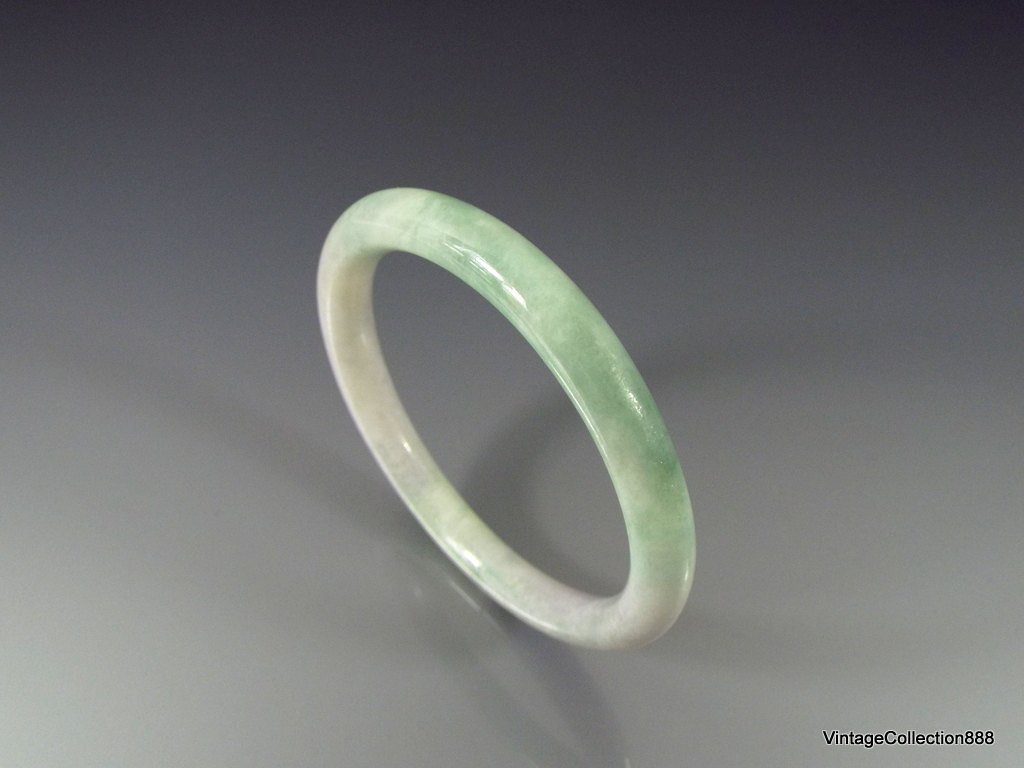 VCollection888's tweet photo. Authentic Jade jadeite Grade A Bangle Fei Cui 翡翠 Green lavende… https://t.co/uJzcsycYh1 #AmuletsShop #JadeiteBangle https://t.co/B5VDCh2aWo