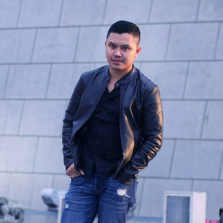ati_ce's tweet photo. OMG! Kamu harus melihat ini. #BIGOLIVE > Culun dulu.  
https://t.co/2RoUIk10X0 https://t.co/A2TVgz59nb