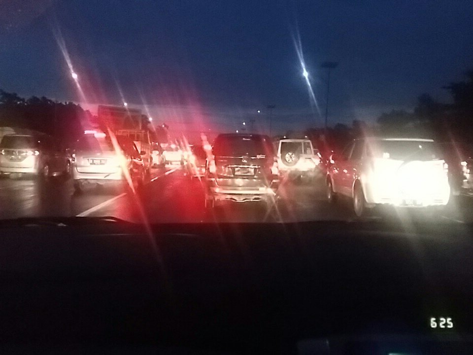 Tol jagorawi arah jakarta padat merayat susul menyusul. Request lagu untittled - maliq n the essential dong kak <a href="/danargumilang/">danar gumilang</a> <a href="/Delta_FM/">99.1 DeltaFM Jakarta</a>