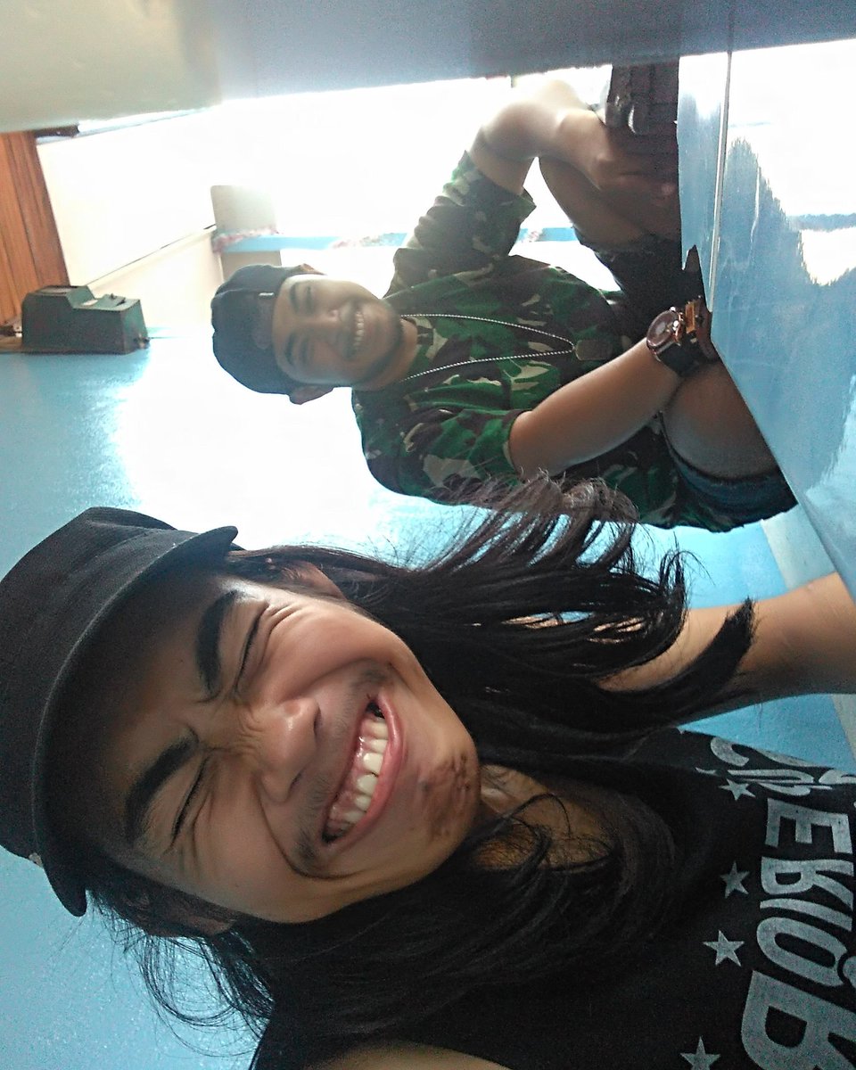 Robet05858934's tweet photo. Hahaha https://t.co/HiM4hL8TmU