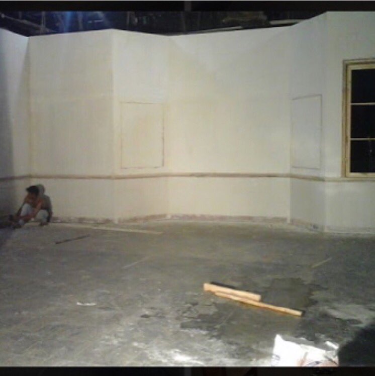 TeamOneEnt's tweet photo. Production design team working on making the set. #artdesign #devlok #epicchannel #production #designteam #teamoneentertainment https://t.co/eSsMJRuIIf