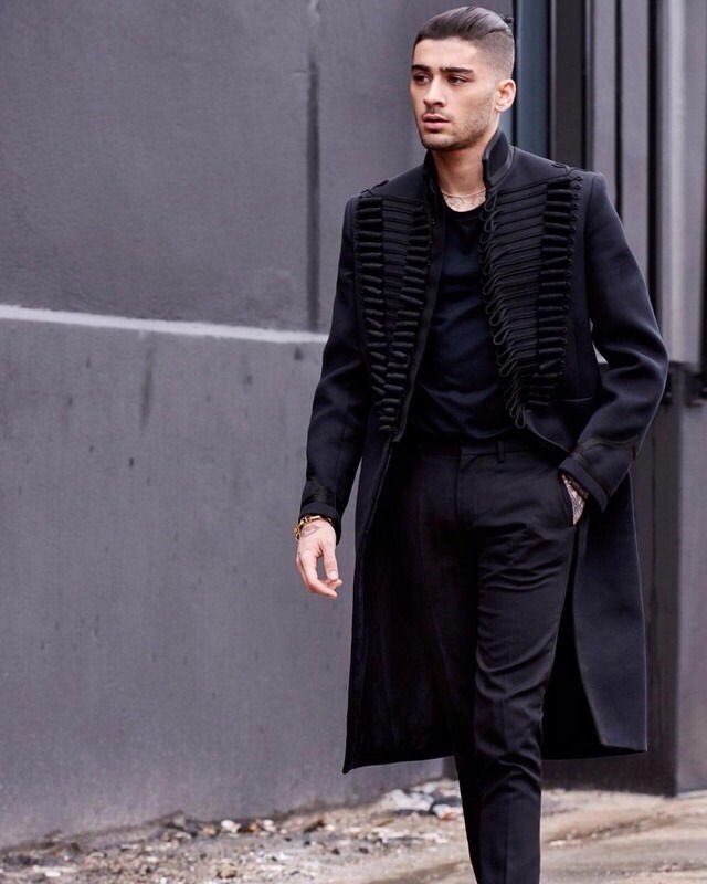 zapvs's tweet photo. can yall believe zayn just saved the modeling and the fashion industries. a king https://t.co/Bdps56gd0g
