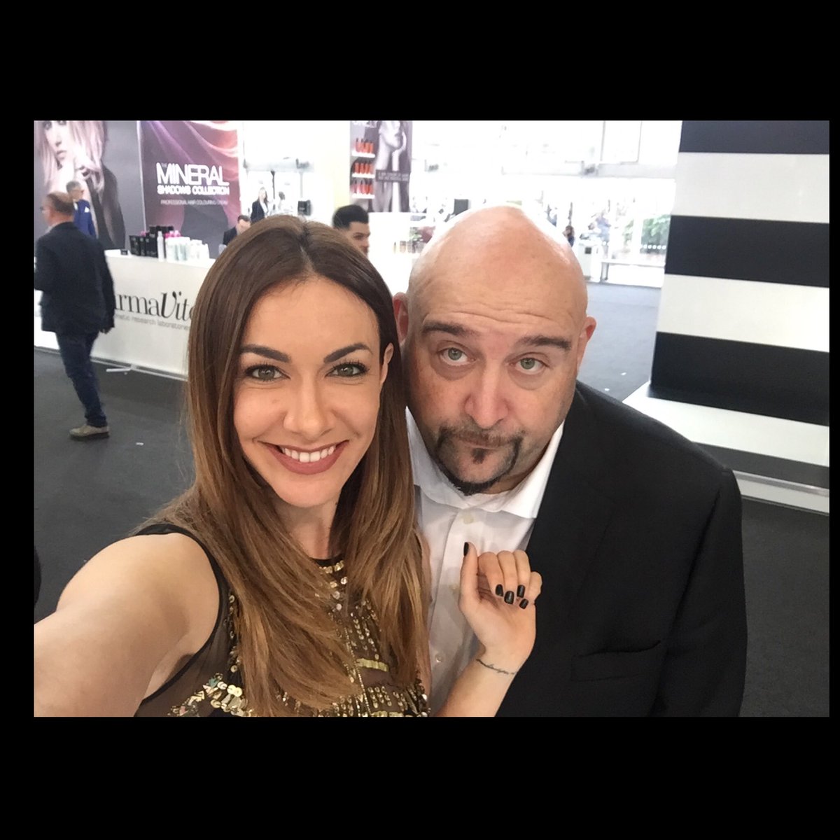 MELYTONIOLO's tweet photo. My @cosmoprofworld for #echosline ! https://t.co/Xg5lTjgqlk