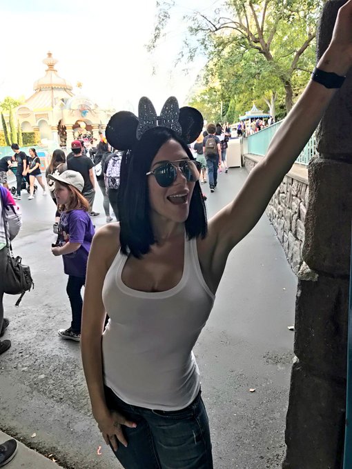I wanna go back to Disney 😫 https://t.co/ommYdzp60d<a href="/tag/povdirectorscut"class="tags"><span>#povdirectorscut</span></a>
