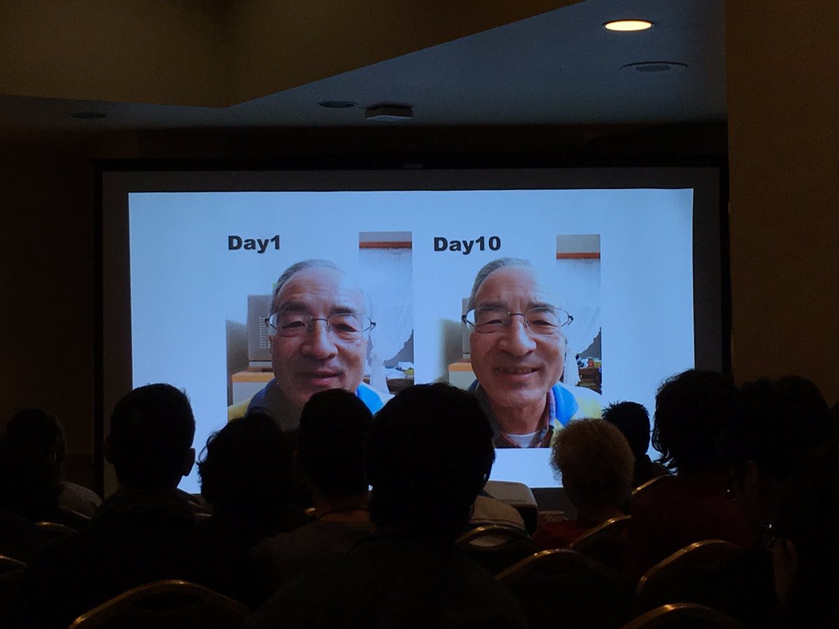 m_sekijima's tweet image. Training of happiness! #IEEEVR #3dui やばい、会場に笑いが溢れる